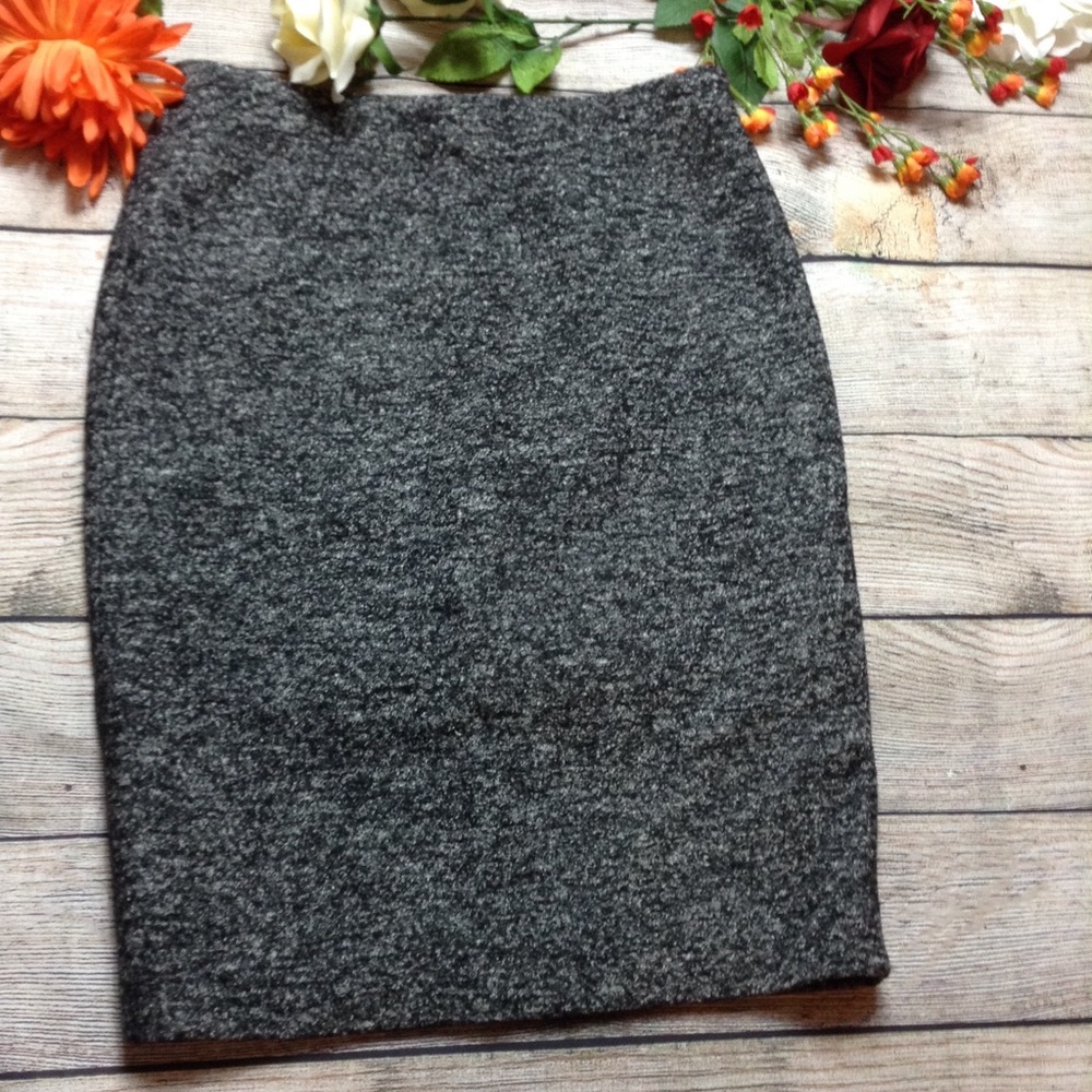 Ann Taylor gray and black pencil  skirt